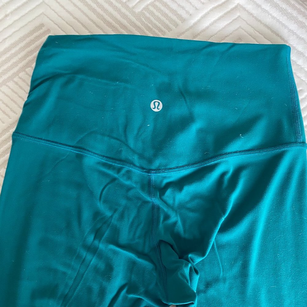 Lulu Lemon 25" inseam medium rise teal legging